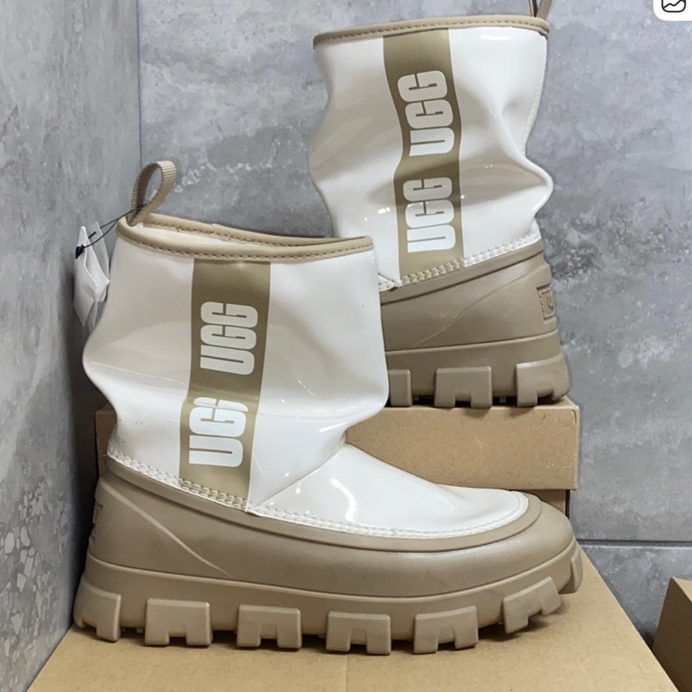 UGG Women's Cream and Tan Winter Boots - Picture 3 of 5